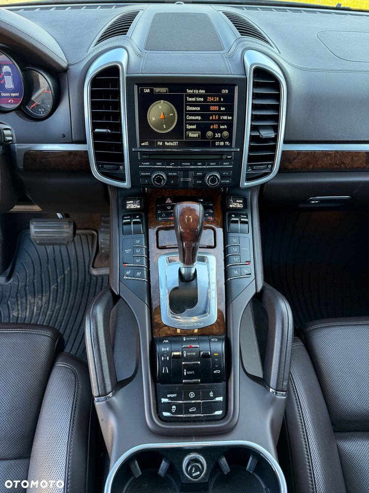 Porsche Cayenne - 12