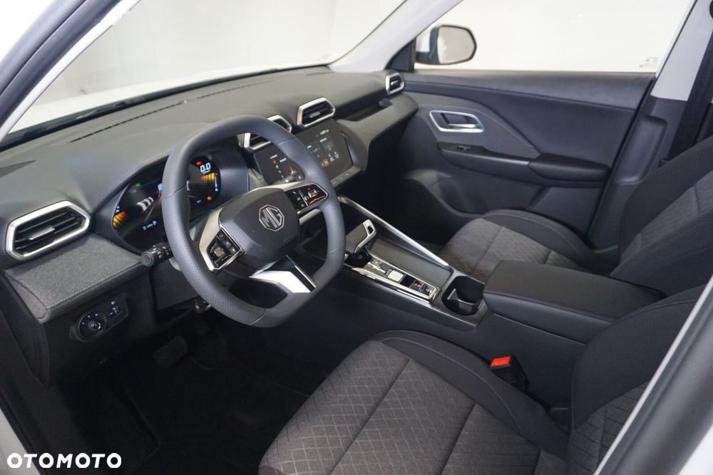 MG ZS Hybrid+ - 8
