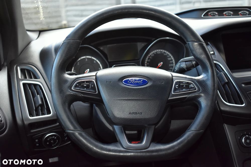 Ford Focus 2.0 TDCi ST - 28