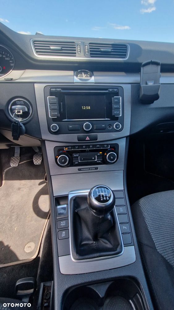Volkswagen Passat 2.0 TDI BlueMotion Technology Comfortline - 11