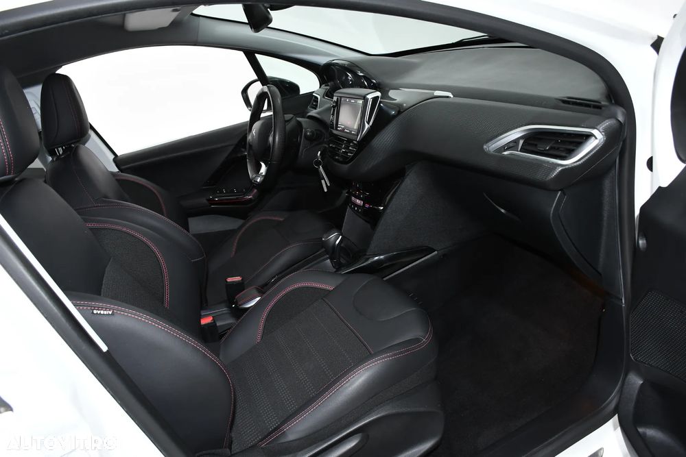 Peugeot 2008 PureTech 110 Stop&Start EAT6 GT-Line Edition - 8