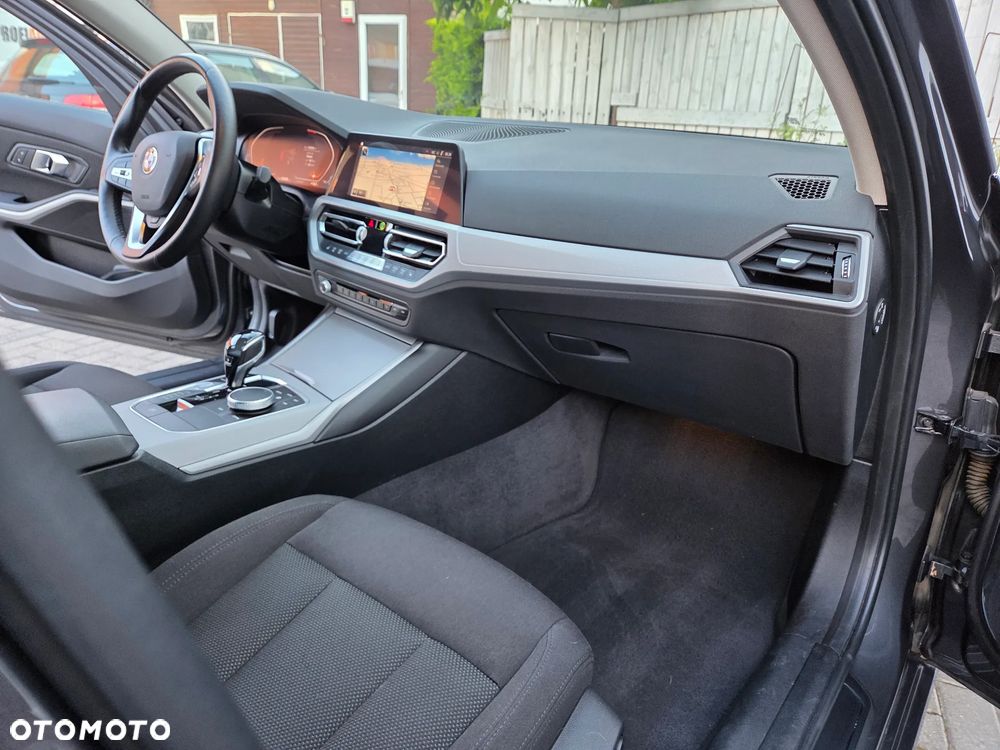 BMW Seria 3 318d Advantage - 11