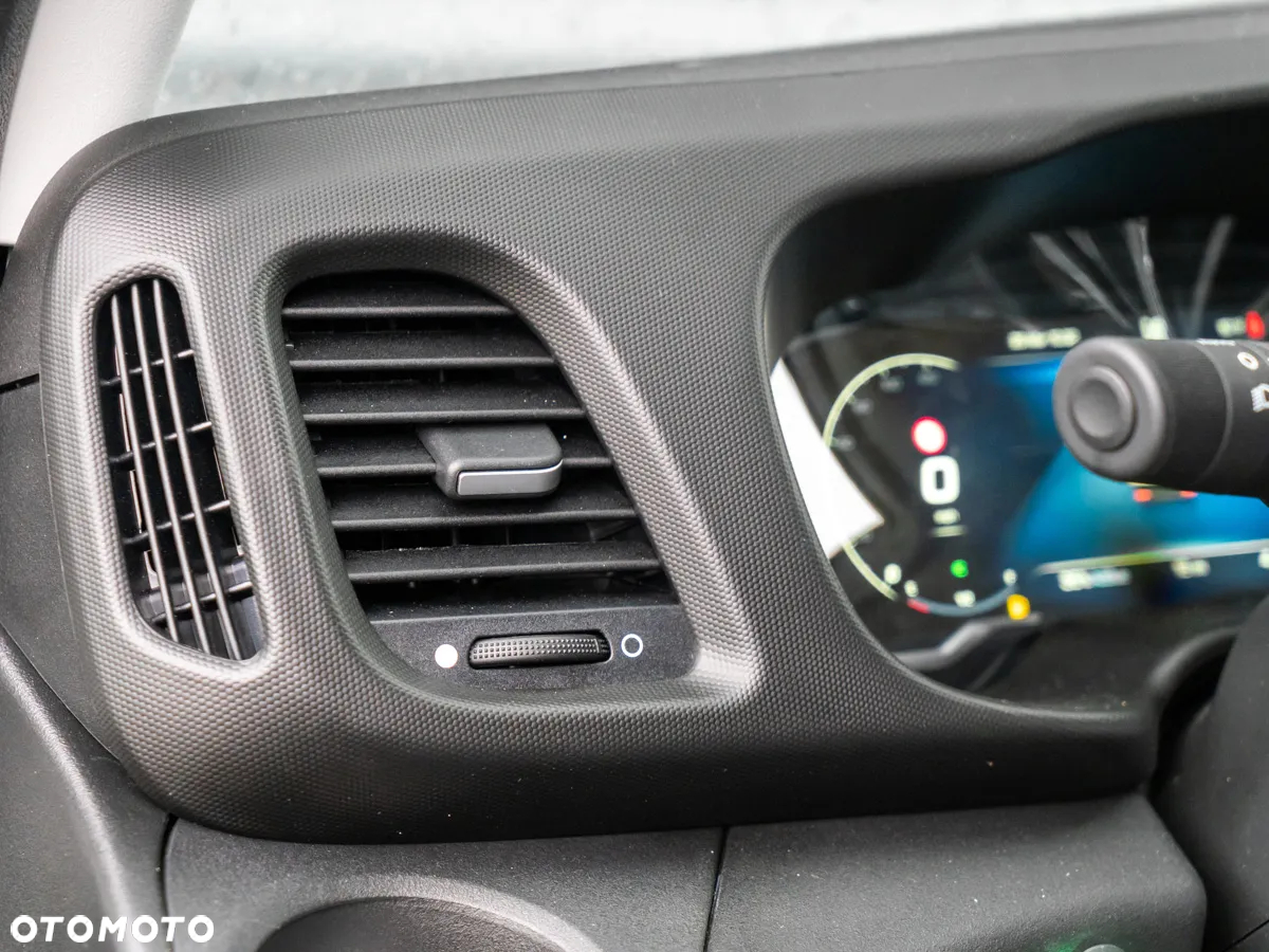 Iveco Daily 3.0 plandeka z windą - 15