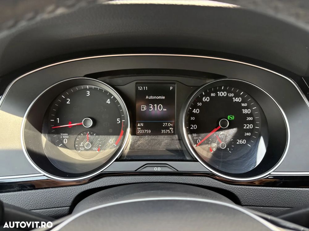 Volkswagen Passat - 19
