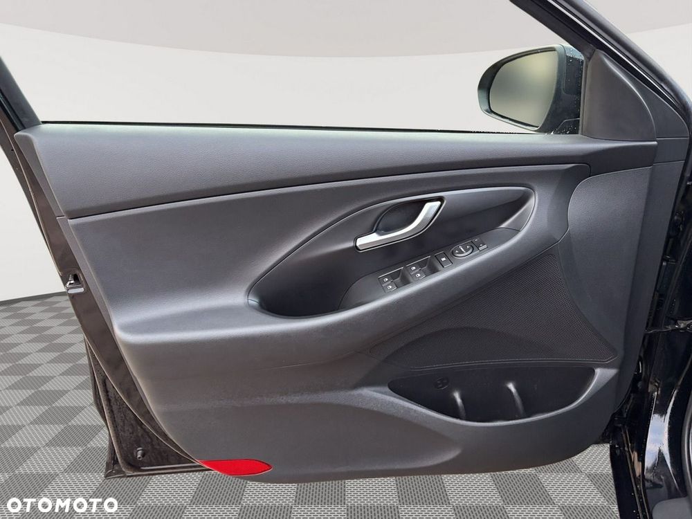 Hyundai i30 1.5 DPI Classic + - 11