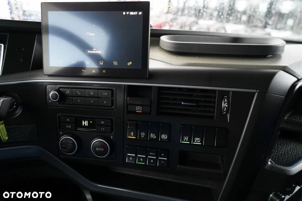 Volvo H 500 / XXL / LOWDECK / MEGA / KLIMA POSTOJOWA / Z NIEMIEC / PO KONTRAKCIE SERWISOWYM / - 29