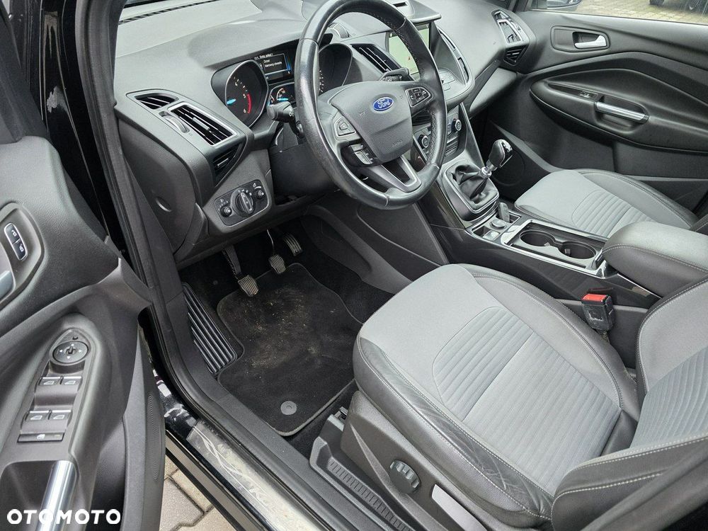 Ford Kuga - 12