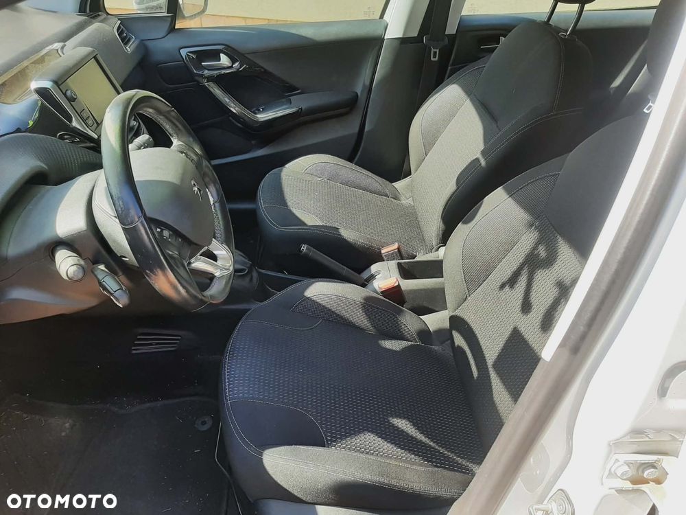 Peugeot 208 PureTech 110 Stop & Start Allure - 13