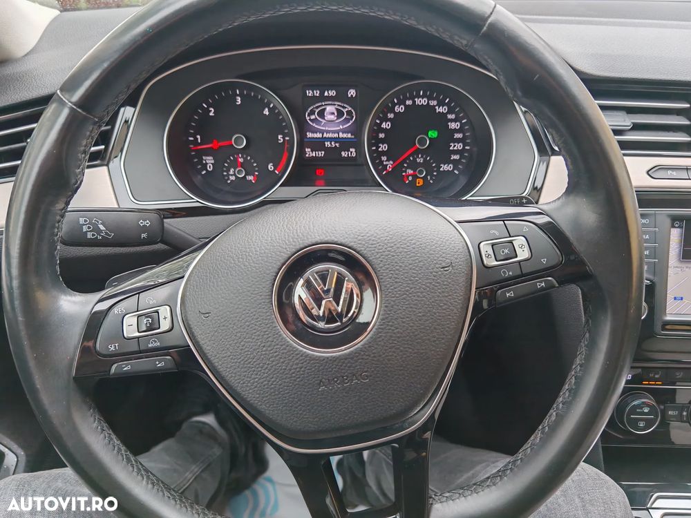 Volkswagen Passat 2.0 TDI DSG (BlueMotion Technology) Highline - 14
