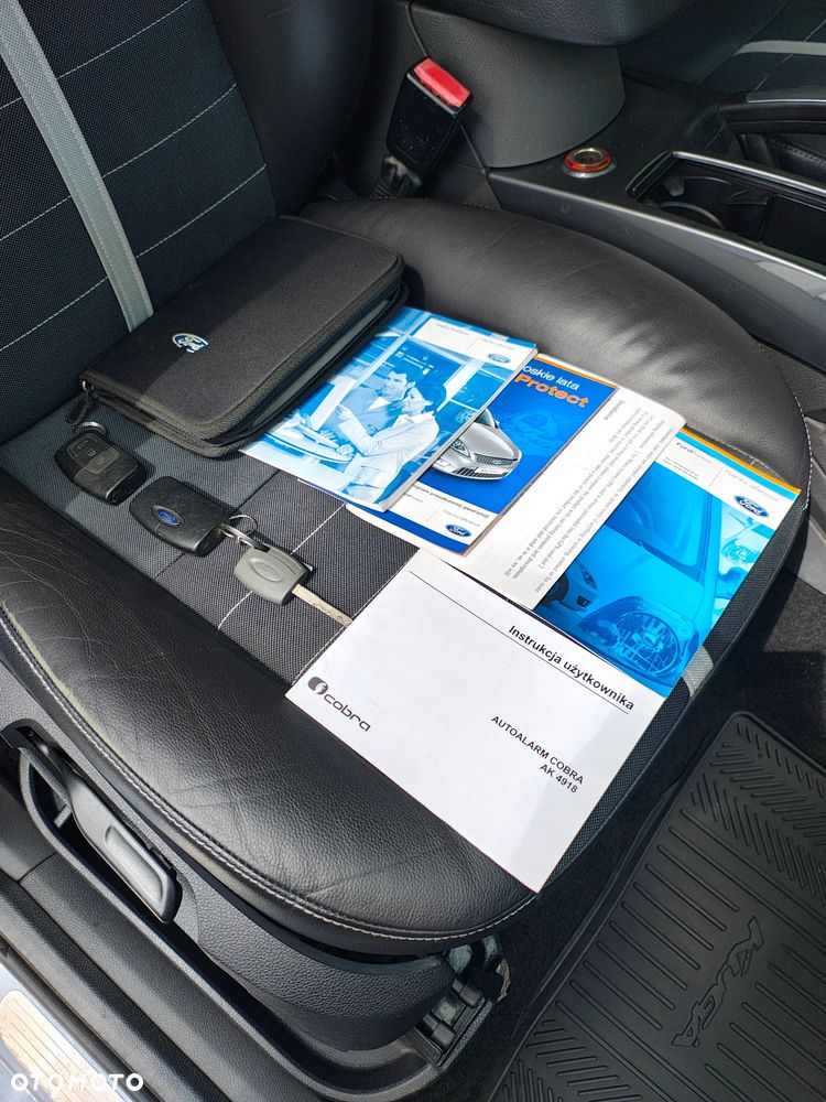 Ford Kuga - 37