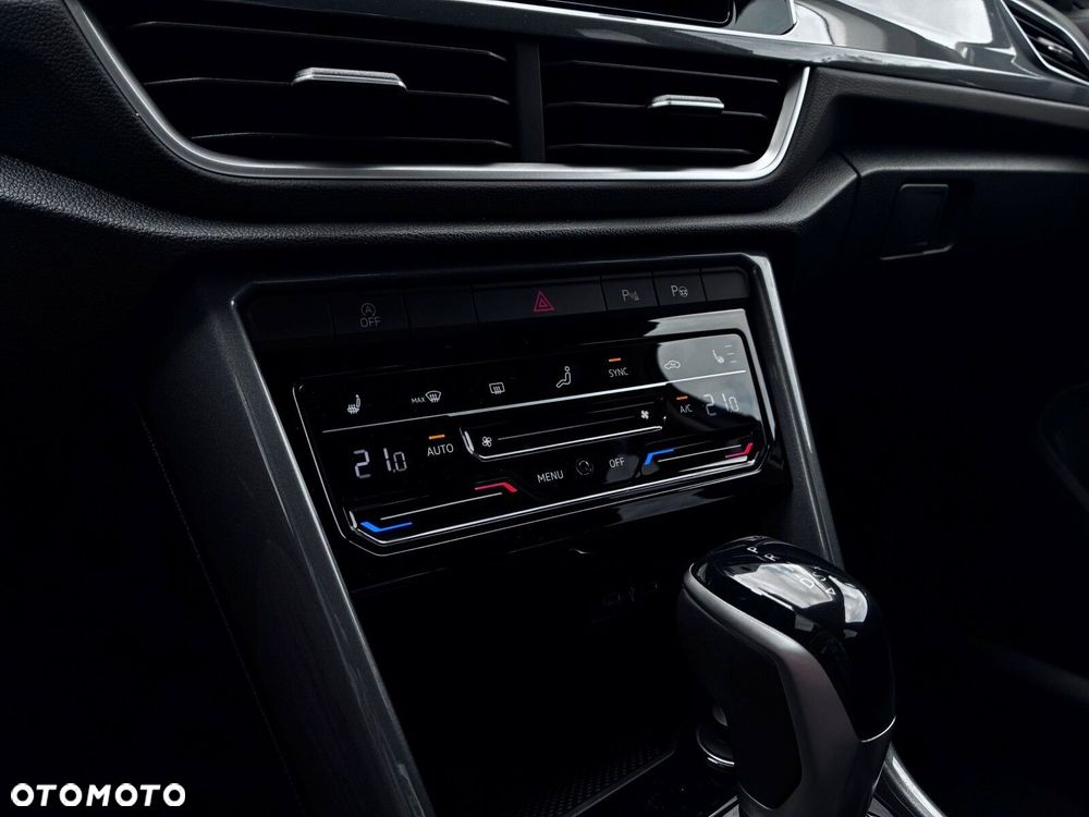 Volkswagen T-Roc - 21