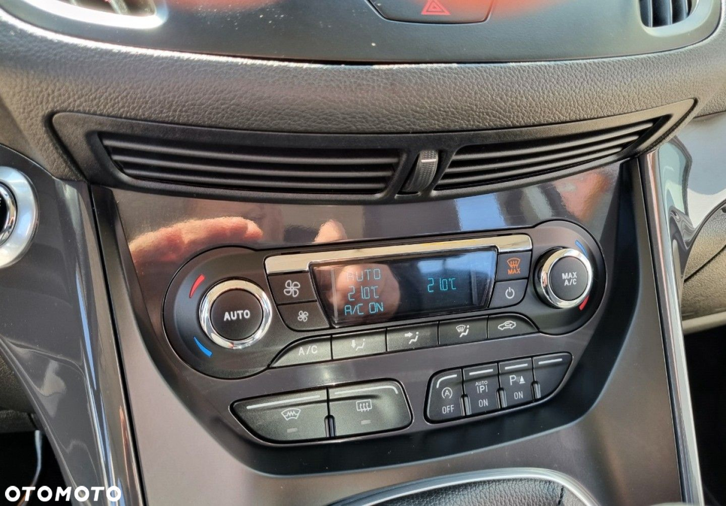 Ford Kuga - 35