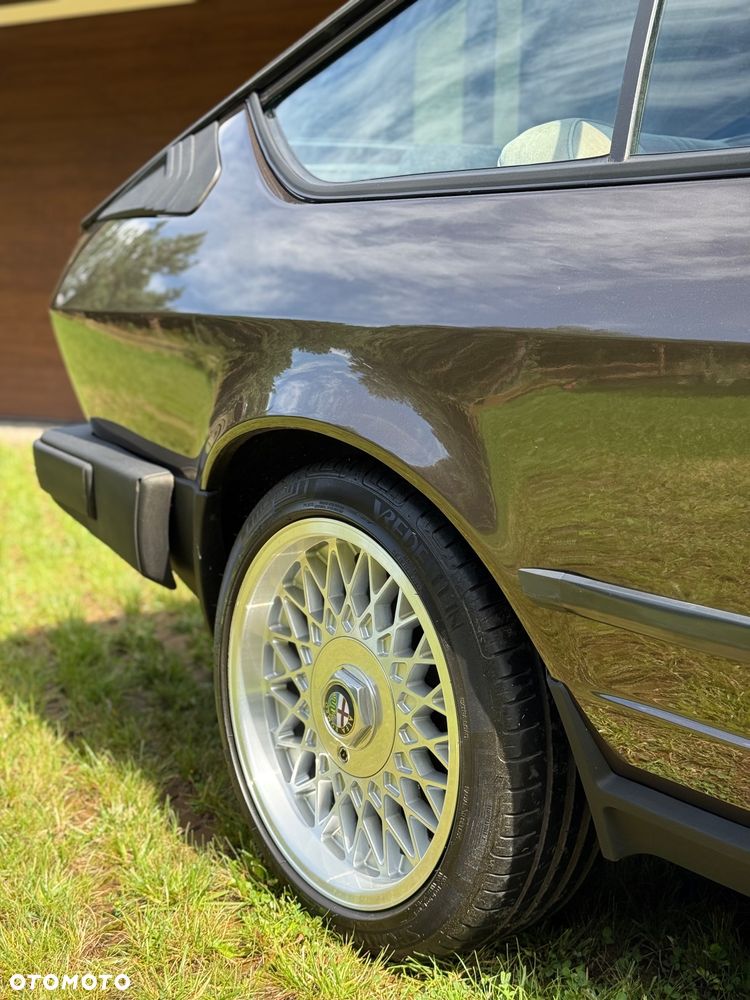 Alfa Romeo GTV - 13
