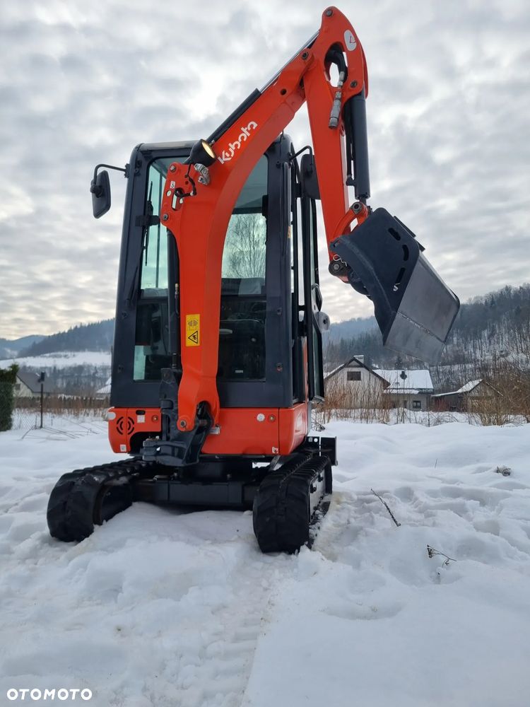 Kubota KX016-4 Koparka Gąsienicowa 2 tony. DEKRA aktualna do 2026r. Rozsuwane Hydr. podwozie! Sprowadzona z Norwegii! Zero luzów i wycieków. Maszyna jak Nowa z Salonu! 2017rok. Pełna Dokumentacja. Gąsienice bez zużycia! Łyżka Skarpowa Nowa! Szybkozłącze! Okazja Tanio! Dodatkowa Linia Hydr. na młot i wiertnice - 22