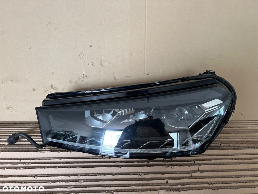 Skoda Fabia IV  Lampa Full Led lewa strona 6VB 941 015 A - 1