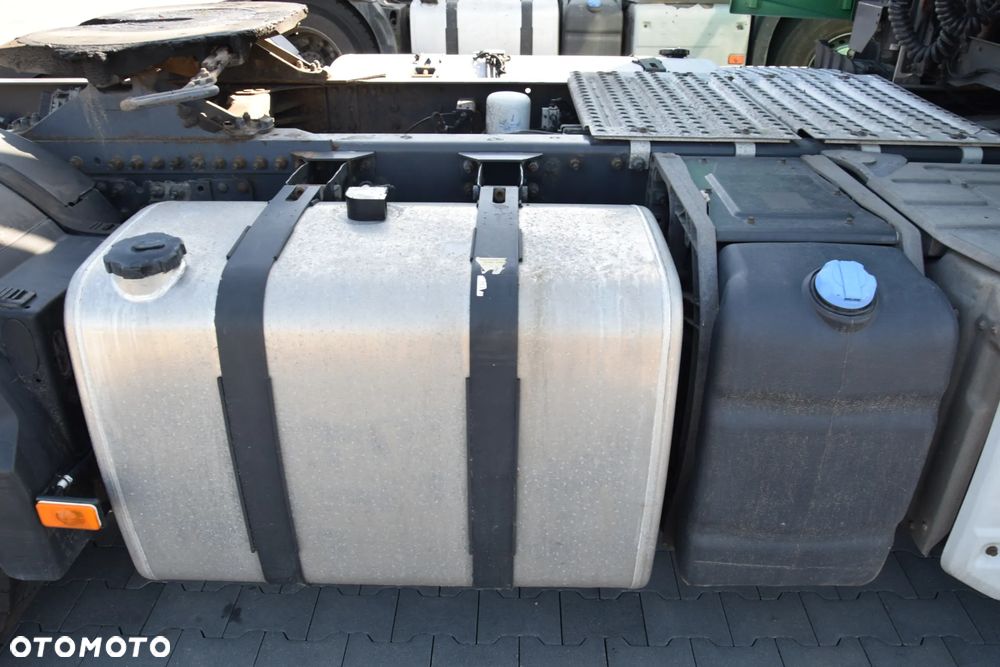 Volvo FH460 / EURO 6 / KLIMATYZACJA POSTOJOWA / ACC / LEDY / 2 ZBIORNIKI PALIWA / SERWISOWANY - 10