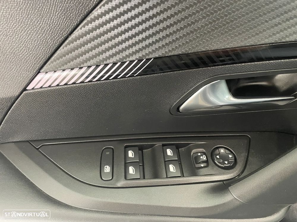 Peugeot e-2008 Allure Pack - 12