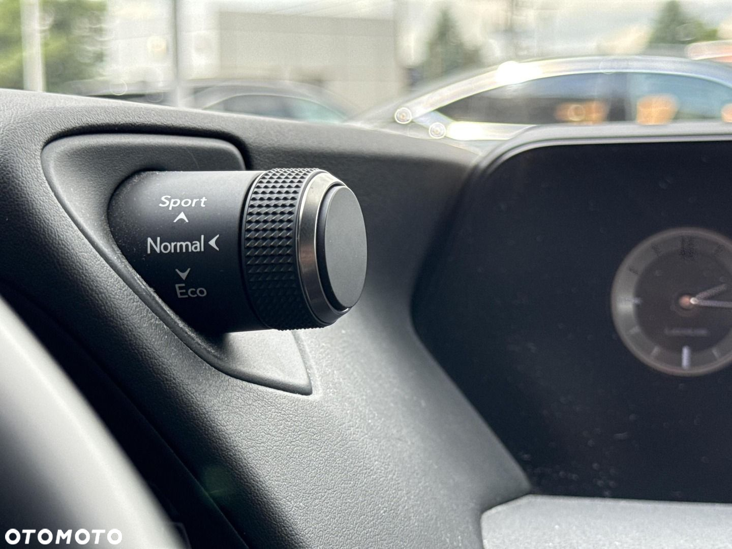 Lexus UX 200 GPF Business Edition 2WD - 16