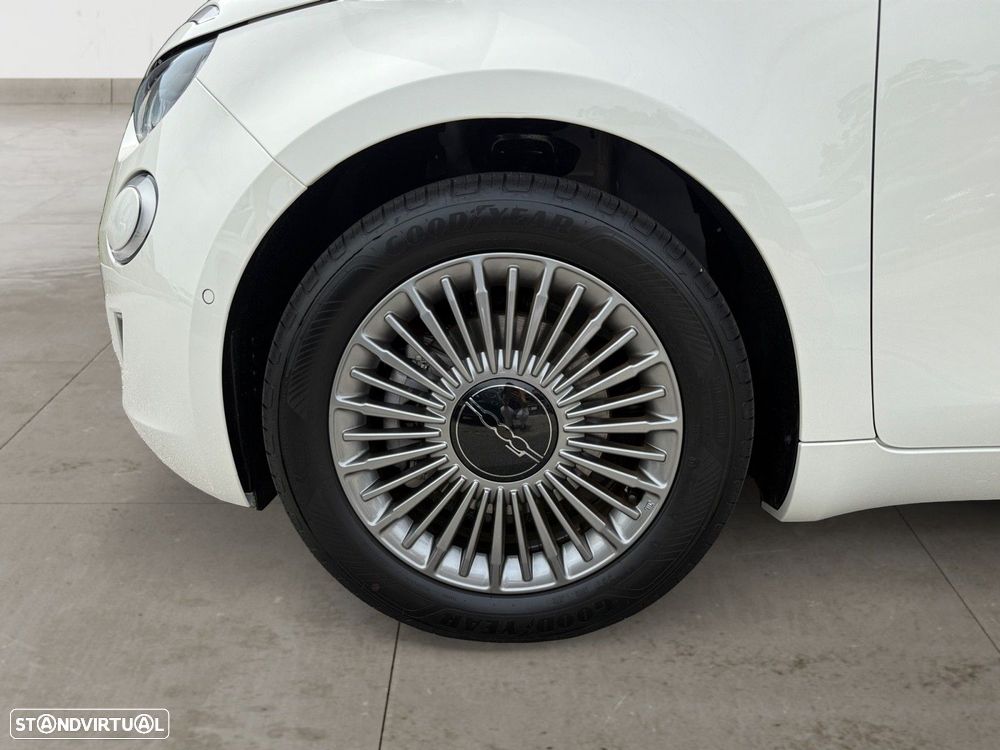 Fiat 500e (RED) - 15