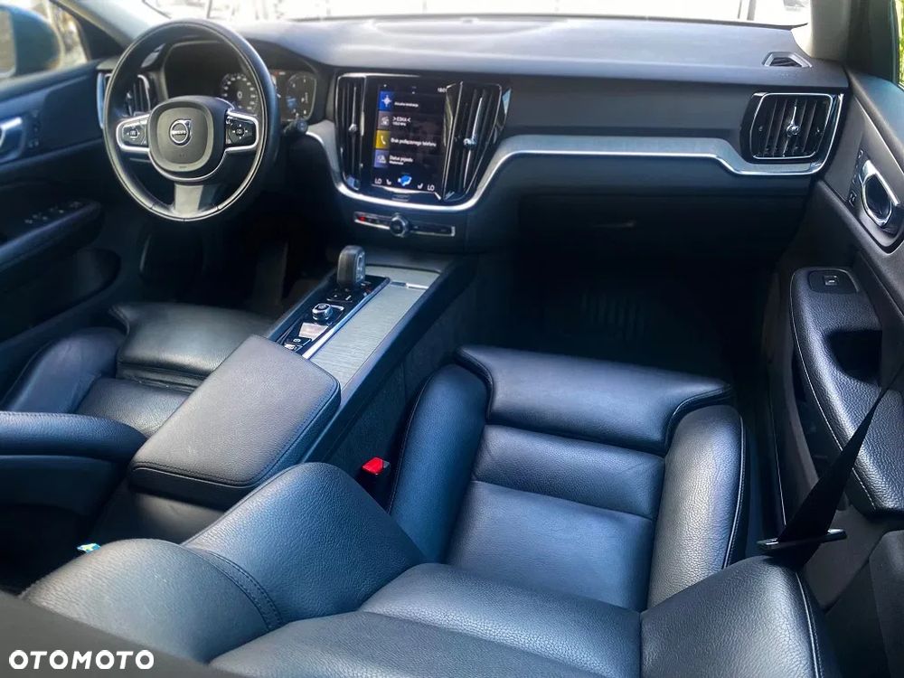 Volvo V60 Cross Country B4 D AWD Ultimate - 8