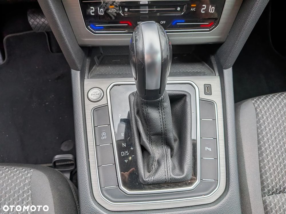 Volkswagen Passat 2.0 TDI SCR DSG - 23