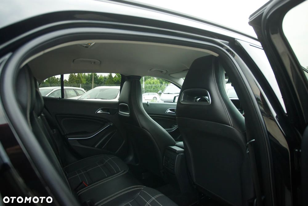 Mercedes-Benz GLA 220 CDI 4Matic 7G-DCT - 17