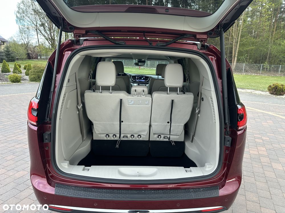 Chrysler Pacifica - 32