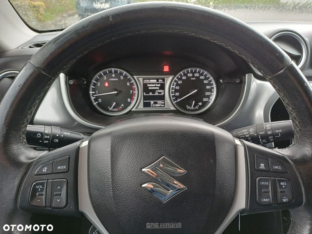 Suzuki Vitara 1.6 Premium 4WD - 26