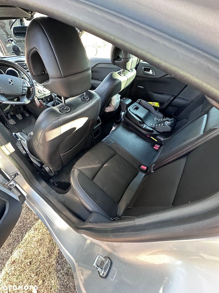 Citroën DS4 e-HDi 110 SoChic - 9