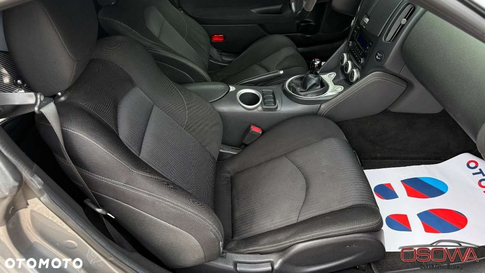 Nissan 370 Z - 32