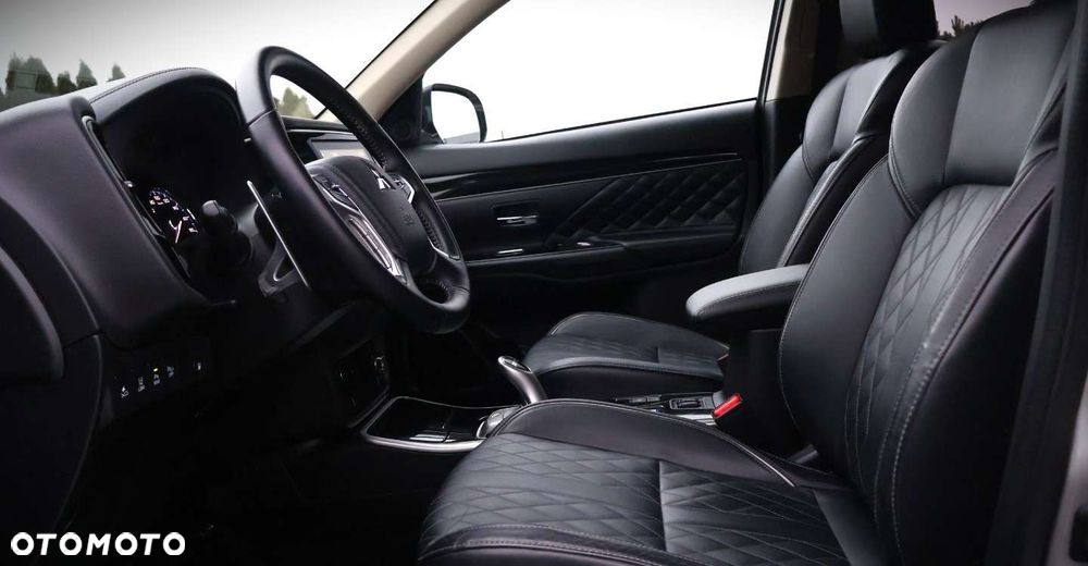 Mitsubishi Outlander - 17