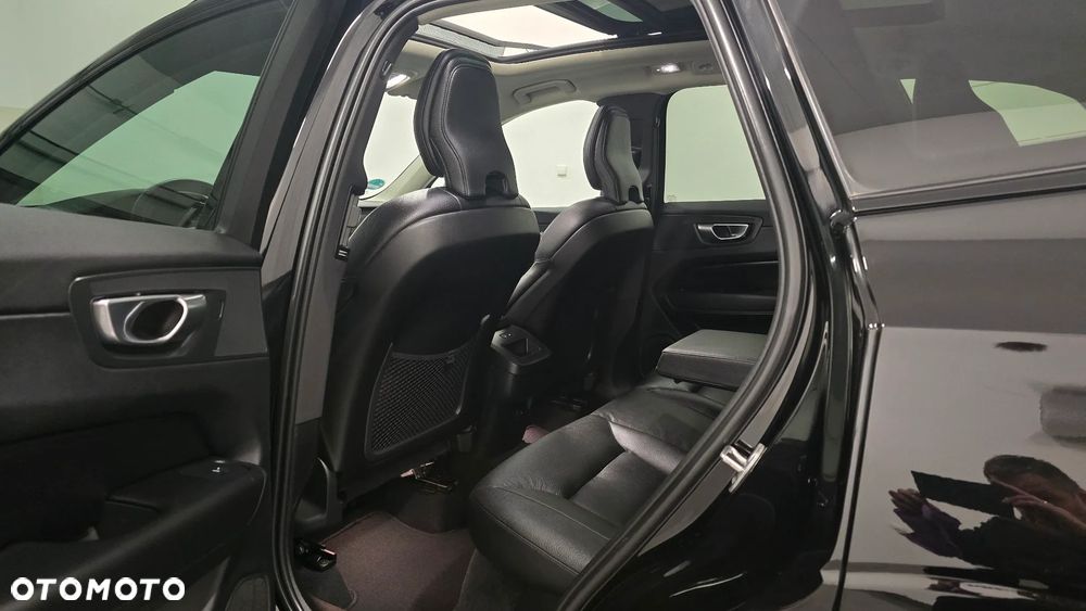 Volvo XC 60 B4 D Plus Dark - 14