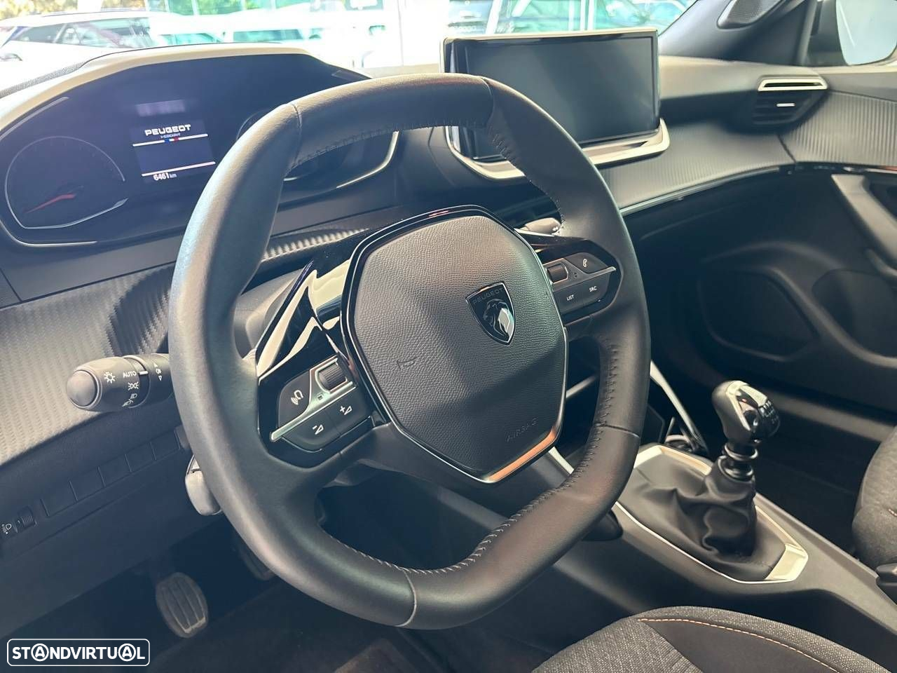 Peugeot 2008 1.2 PureTech Style - 12