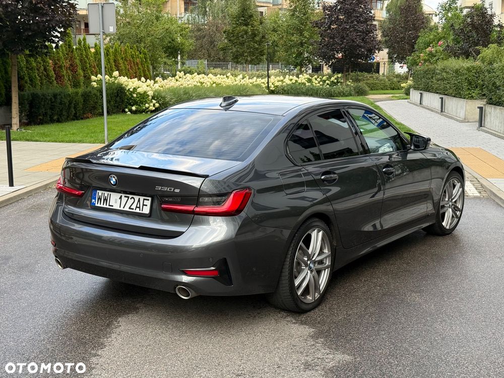 BMW Seria 3 330e M Sport - 6