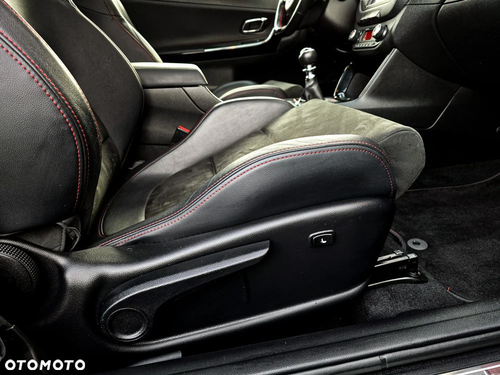 Kia Ceed 1.6 T-GDI GT - 35