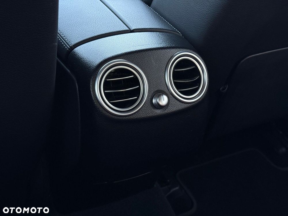 Mercedes-Benz GLC 300 d 4-Matic - 29