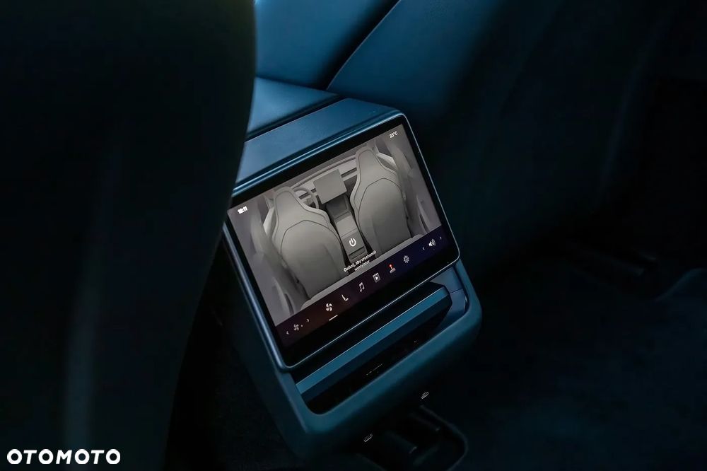 Tesla Model 3 - 21