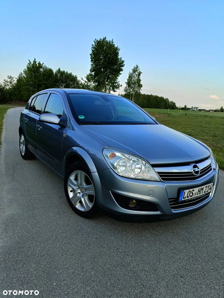 Opel Astra 1.6 Edition Sport - 1