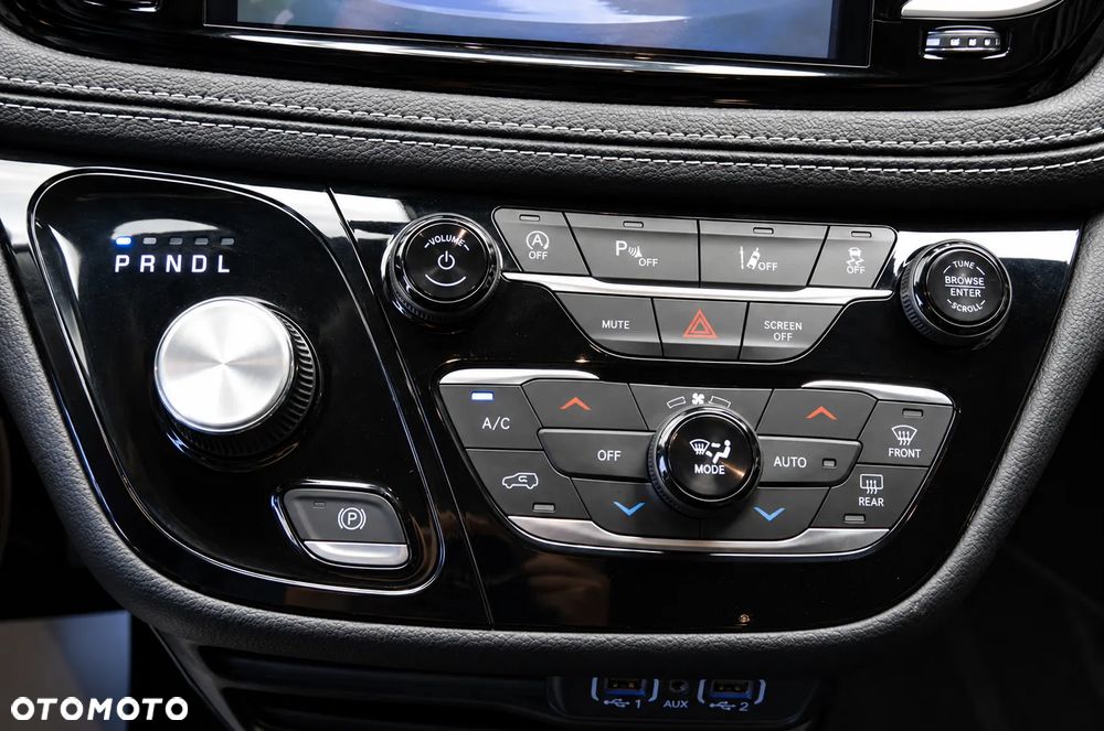 Chrysler Pacifica - 23