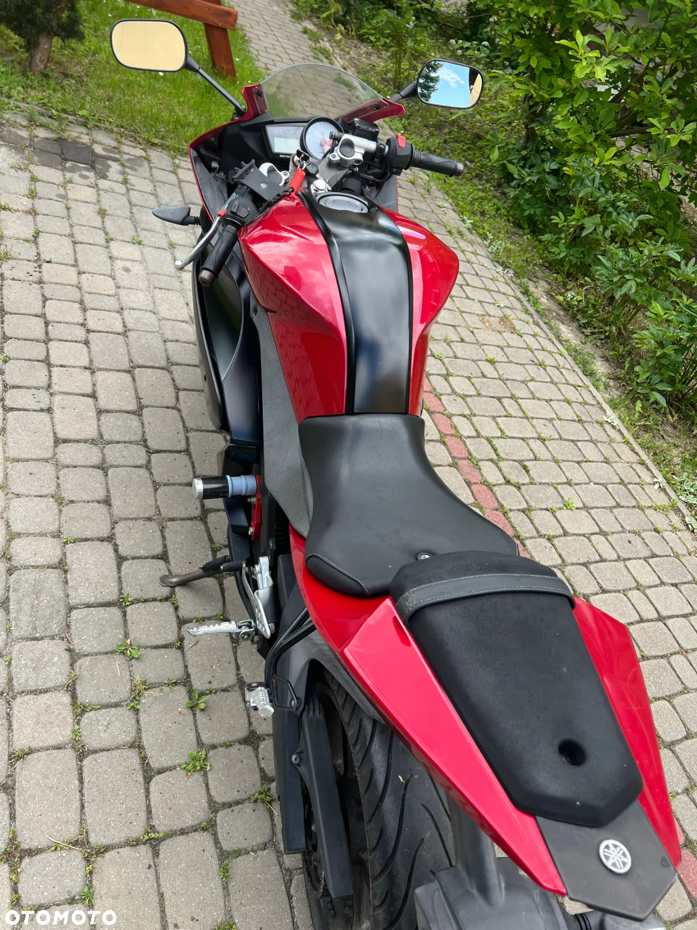Yamaha YZF - 8