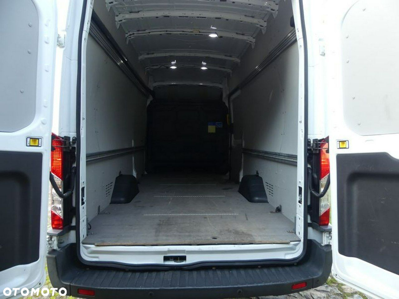 Ford Transit - 17