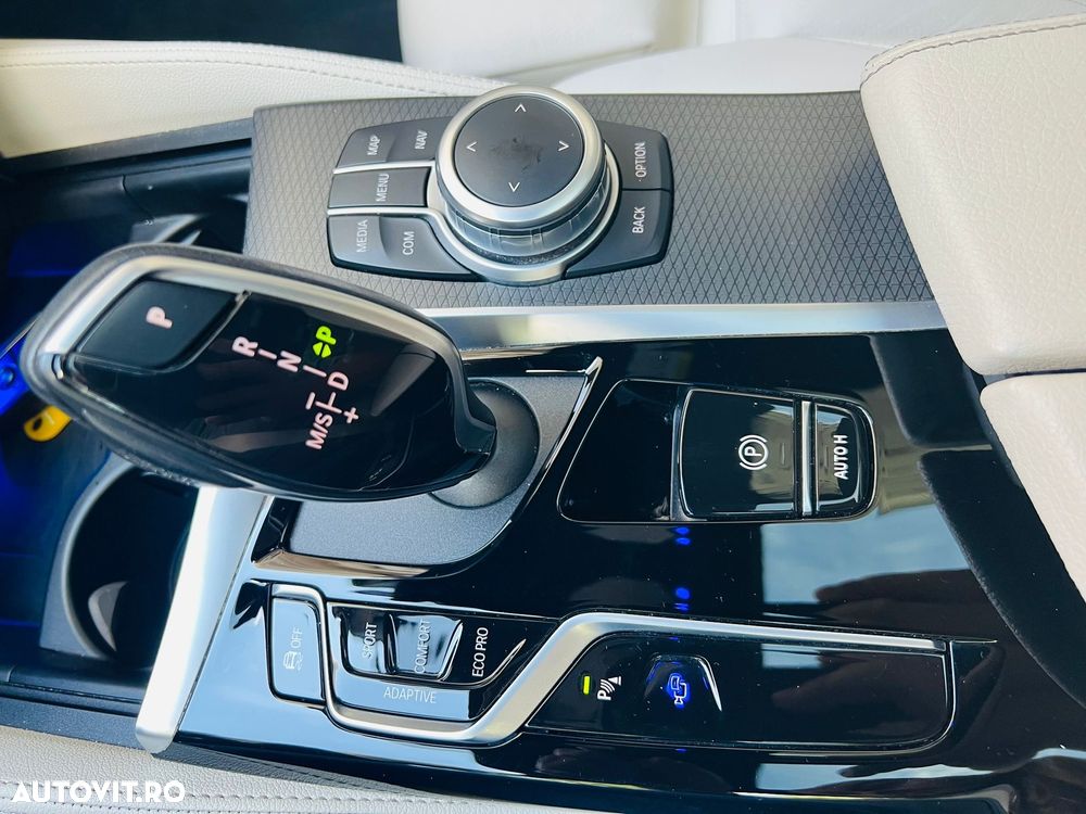BMW Seria 5 530i xDrive AT MHEV - 9