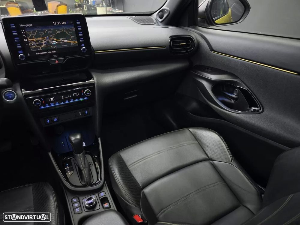 Toyota Yaris Cross 1.5 HDF Premier Edition - 33