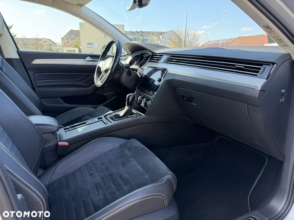 Volkswagen Passat - 30