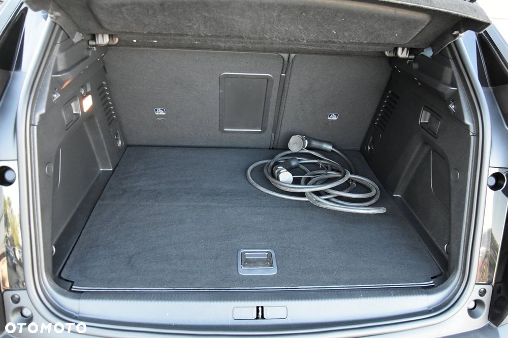 Peugeot 3008 1.6 PureTech HYbrid GT Line S&S EAT8 - 24