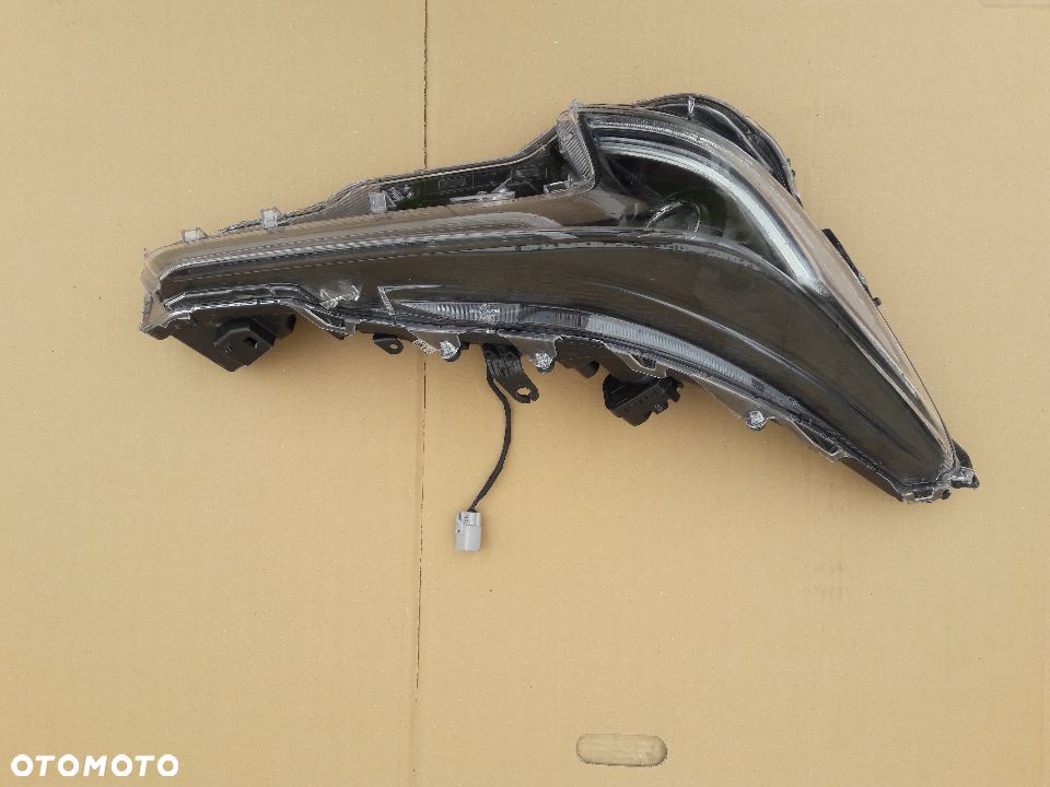 LAMPA PRAWY PRZOD FULL LED TOYOTA COROLLA E21 XII - 3