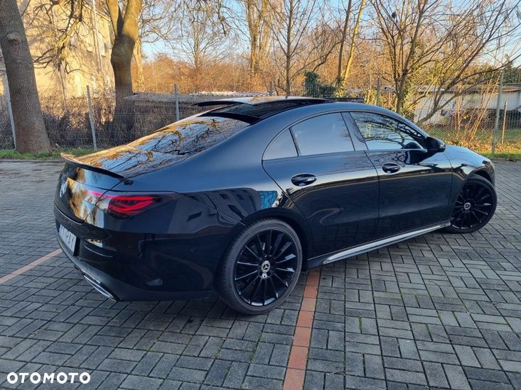 Mercedes-Benz CLA 220 4-Matic AMG Line 7G-DCT - 11
