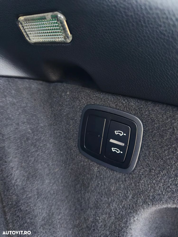 Porsche Macan S - 30