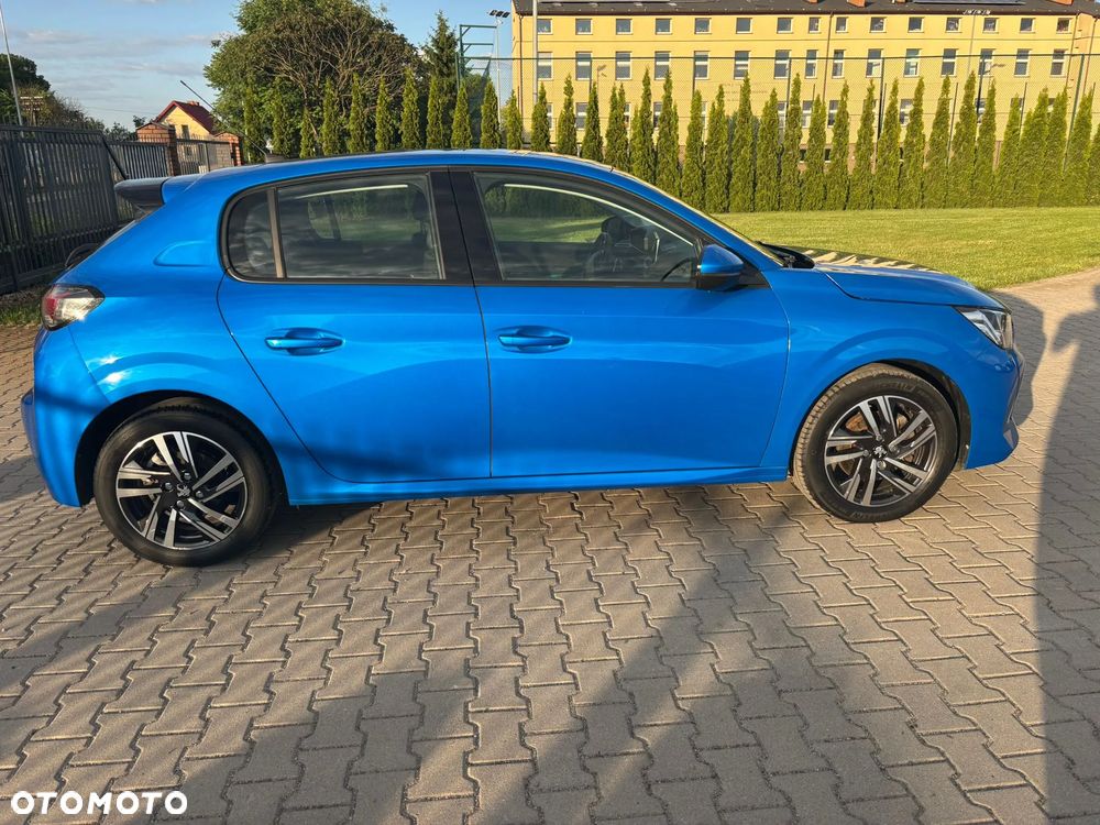 Peugeot 208 - 22