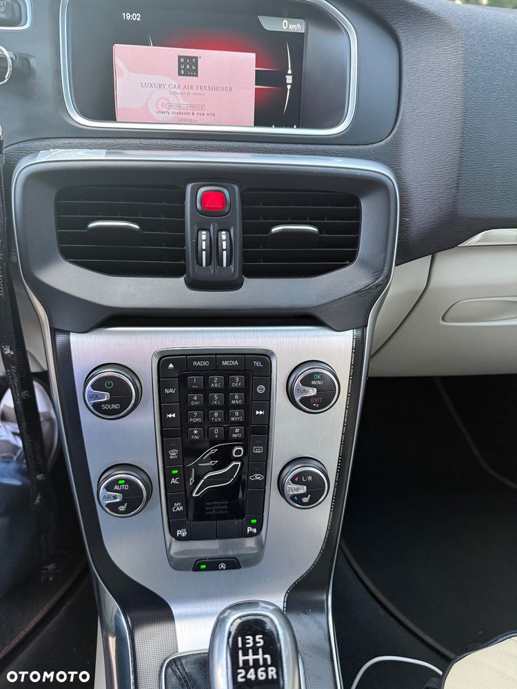 Volvo V40 D4 Ocean Race - 17